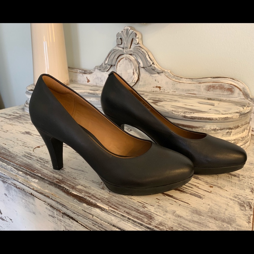 Clarks women’s pump